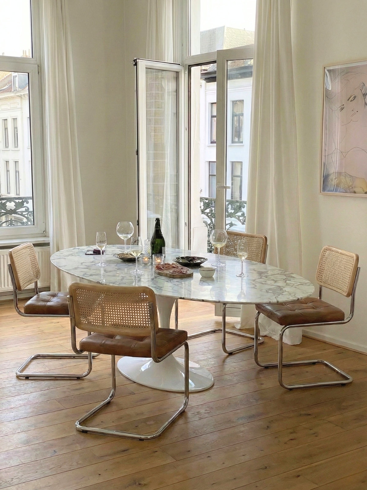 Tulip Oval Marble Table