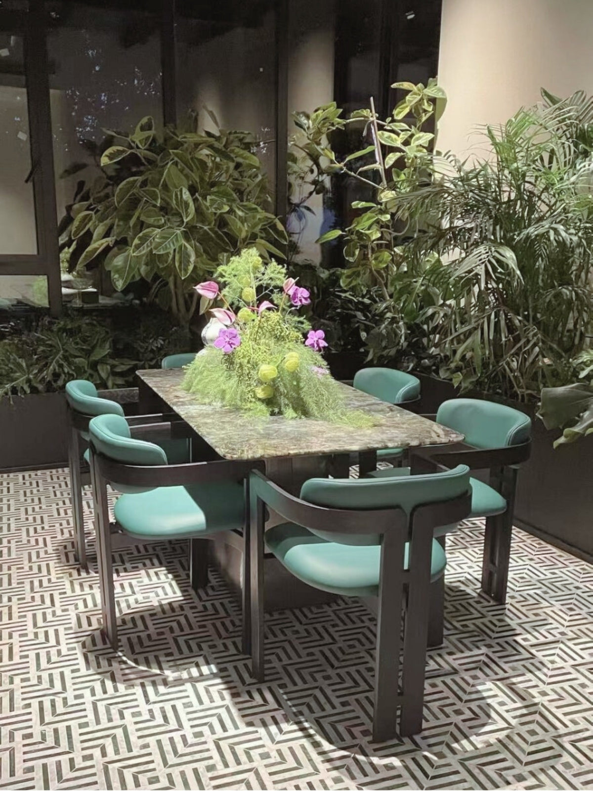 VALEN Armchair