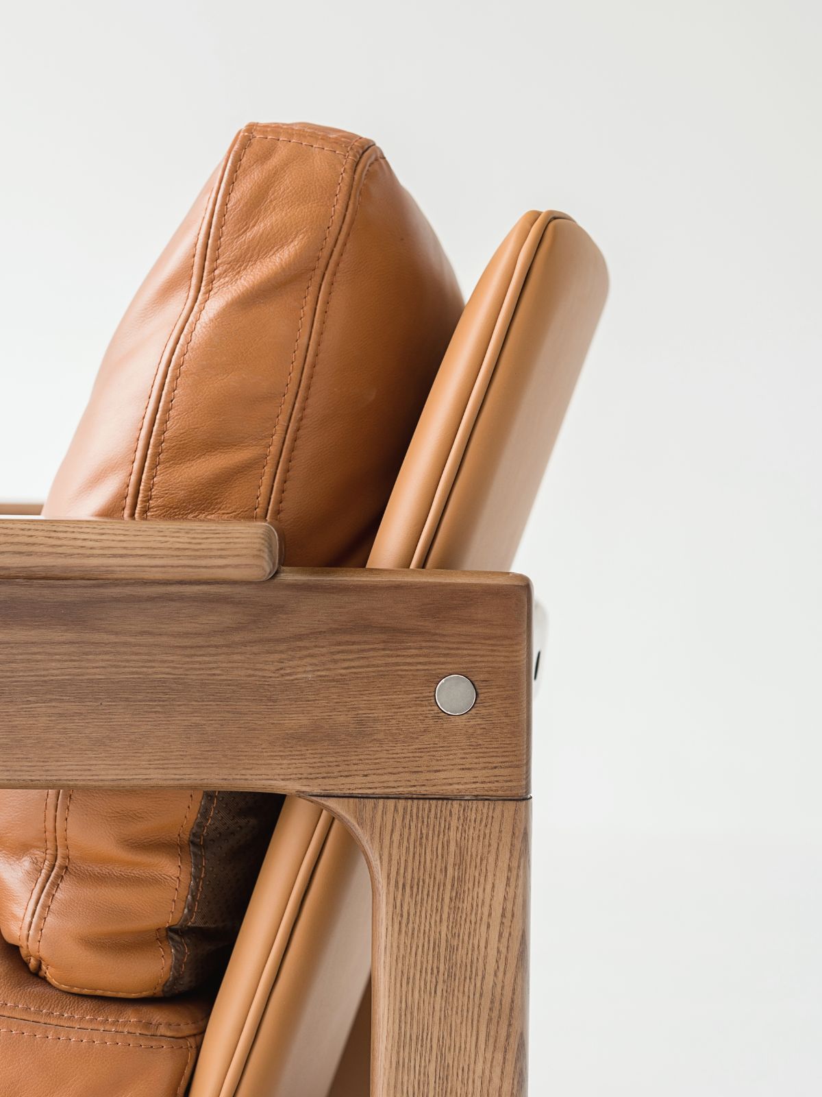 ONE Lounge Chair