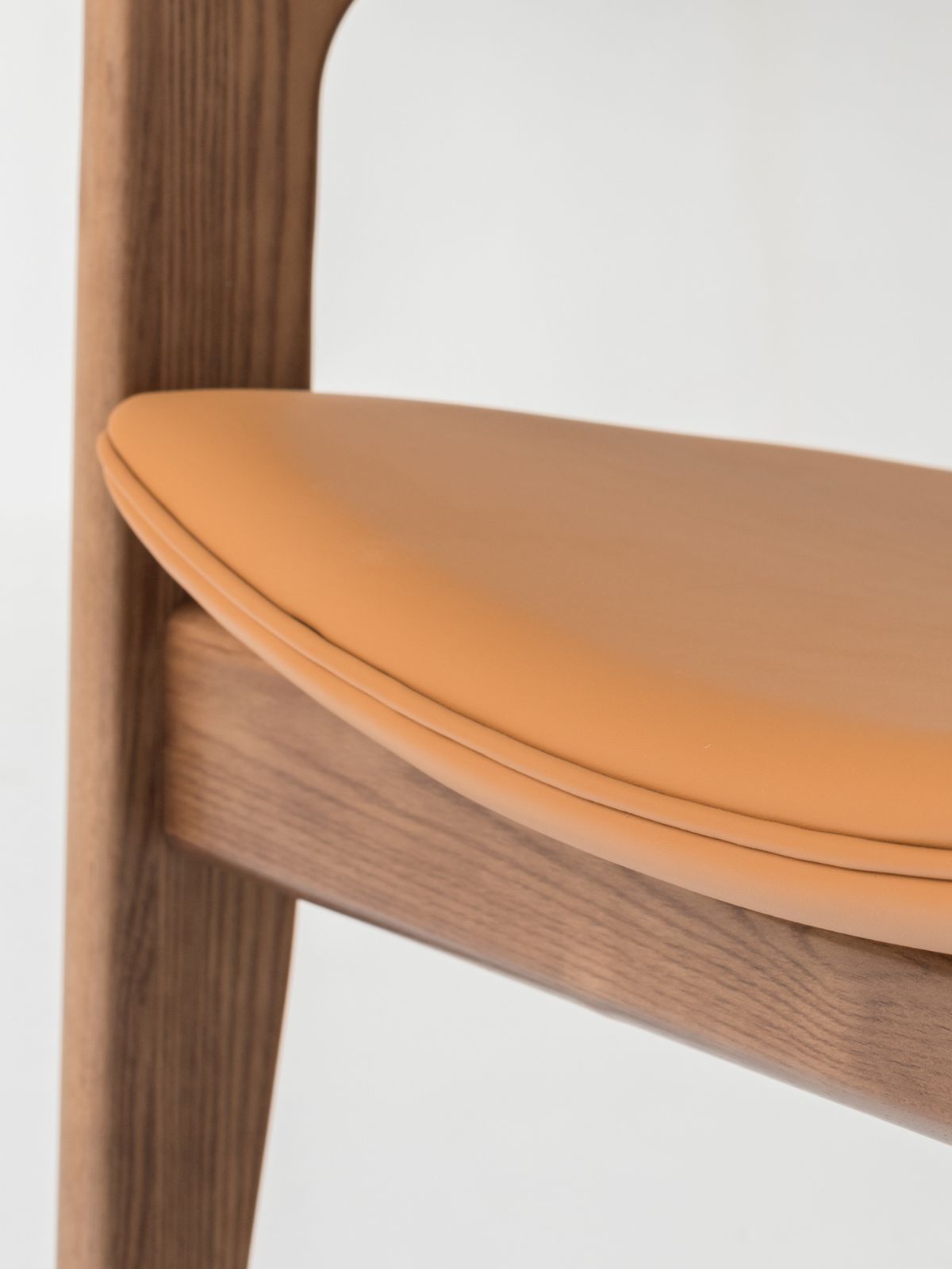 ONE Lounge Chair-EMOH® ATELIER