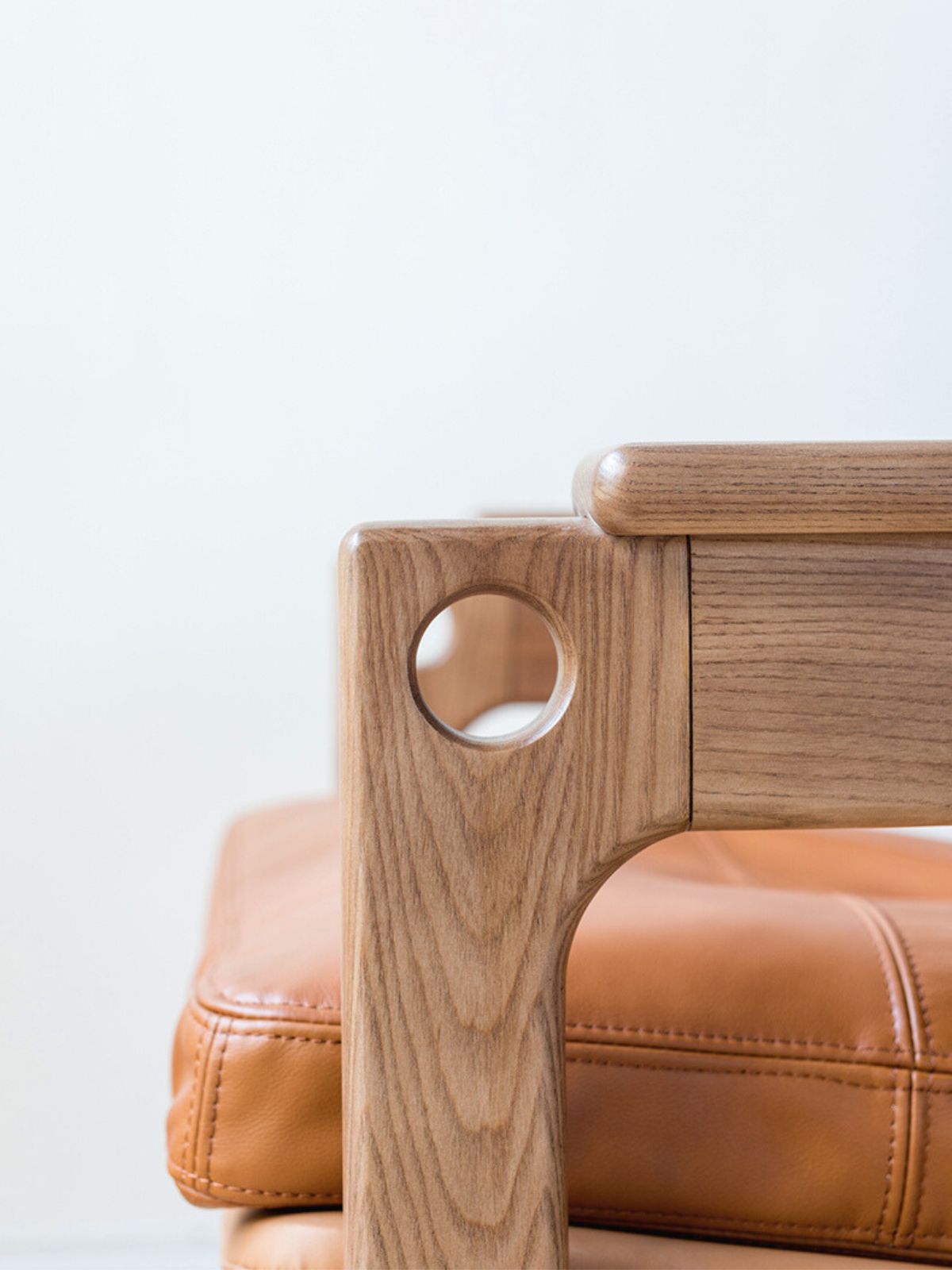 ONE Lounge Chair