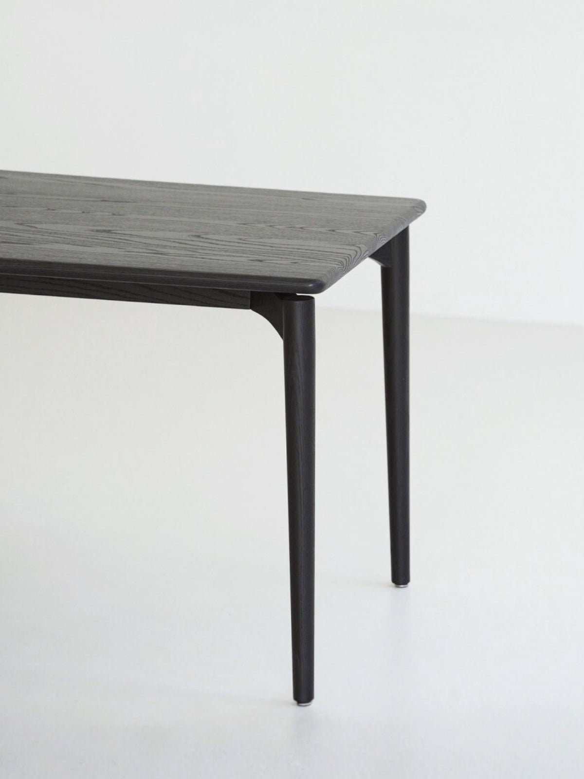 VALEN Dinning Table