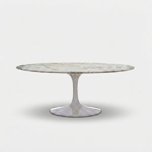 TULIP 橢圓形雲石餐枱