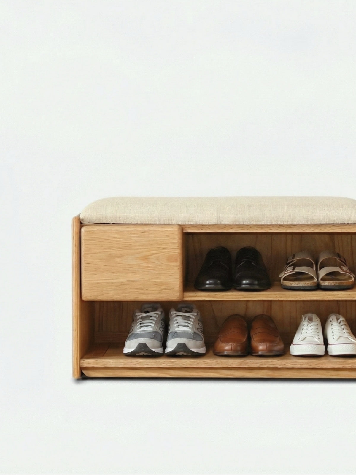 The VALE Shoe Bench
