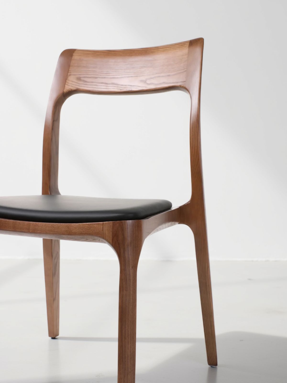 OAKI Chair, Walnut
