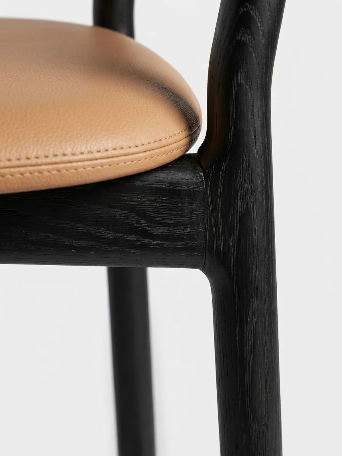 FYNN Bar Stool with cushion